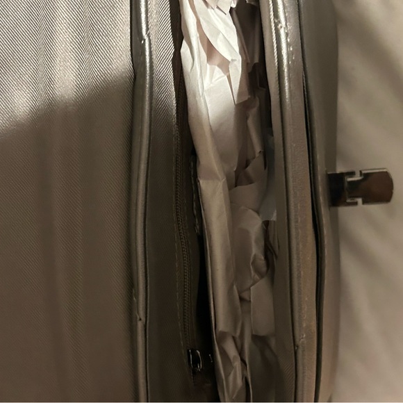 NWT A new day boxy gray metallic quilted purse crossbody bag - Picture 3 of 8